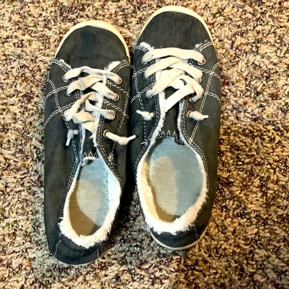 Gray Shoes - Picture 1 of 2